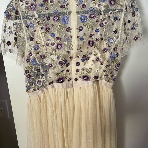 Needle & Thread embellished maxi dress with tulle skirt cream - Picture 3 of 7
